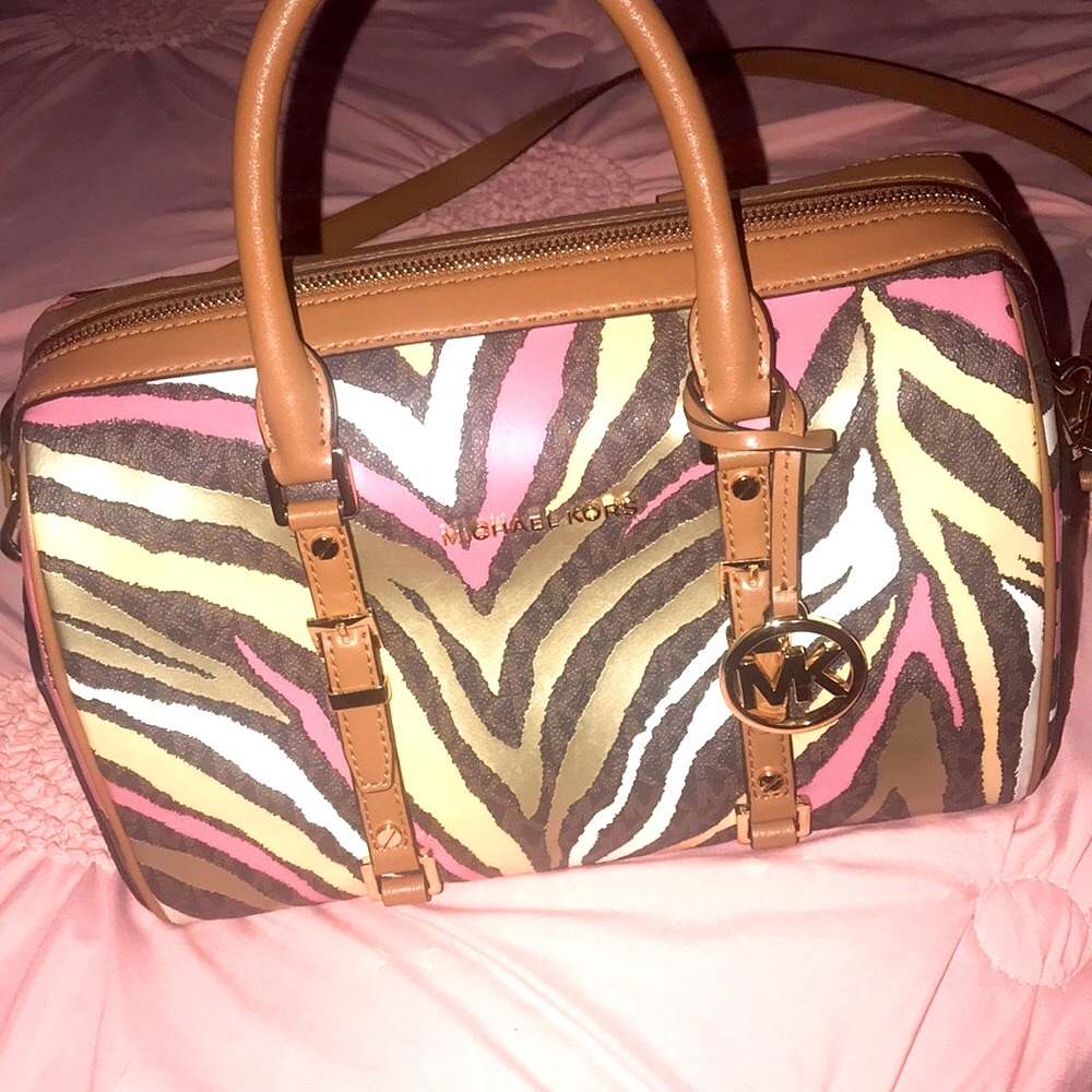 πGorgeous MK Bagβ super rare unique beautiful satchel bag π NWTO!!! - Picture 3 of 15